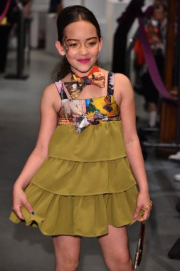  Popimpresska İlkbahar / Yaz Pist Göster