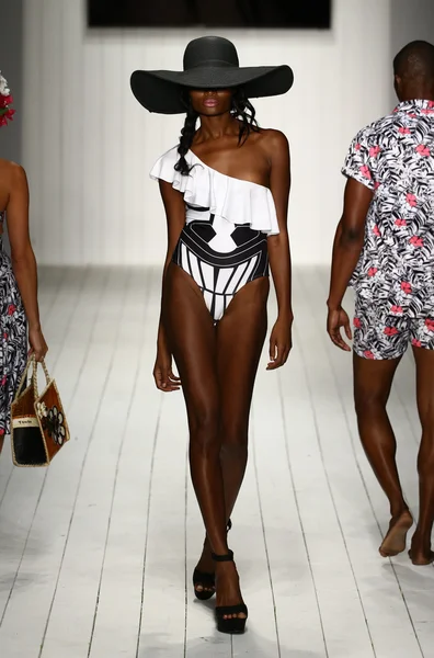 Koco Blaq desfile de moda para Miami Swim Week — Fotografia de Stock