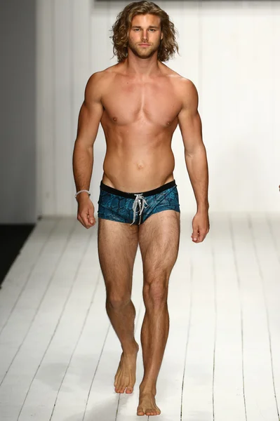 MisterTripleX desfile de moda para Miami Swim Week — Fotografia de Stock