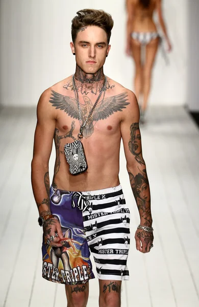 MisterTripleX fashion show for Miami Swim Week — Stock Photo, Image