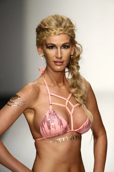 Liliana Montoya fashion show for Miami Swim Week — Stock Photo, Image