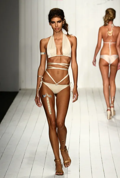 Liliana Montoya fashion show for Miami Swim Week — Stock Photo, Image