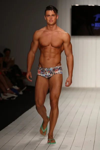 Défilé CA-RIO-CA pour Miami Swim Week — Photo