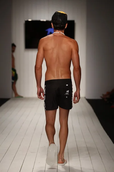 Défilé CA-RIO-CA pour Miami Swim Week — Photo