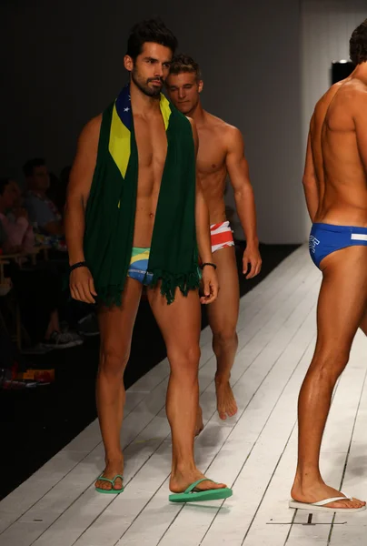 Pokaz mody CA-Rio-Ca dla Miami pływać tydzień — Zdjęcie stockowe