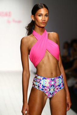 Shore Road defile Miami hafta yüzmek için