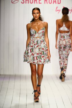 Shore Road defile Miami hafta yüzmek için