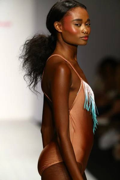 Shore Road desfile de moda para Miami Swim Week — Fotografia de Stock