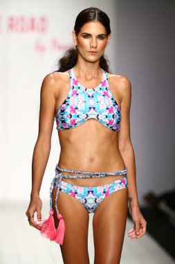 Shore Road defile Miami hafta yüzmek için