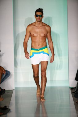 Miami Swim Haftası için Haanz defile