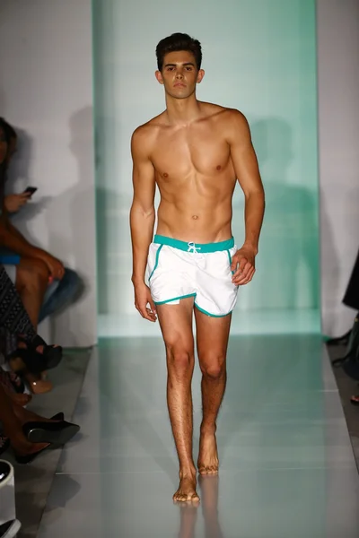 Show de moda sujo Haanz para Miami Swim Week — Fotografia de Stock