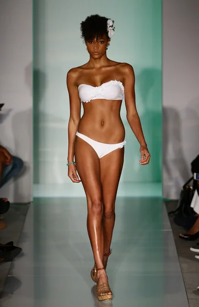 Sale défilé Haanz pour Miami Swim Week — Photo