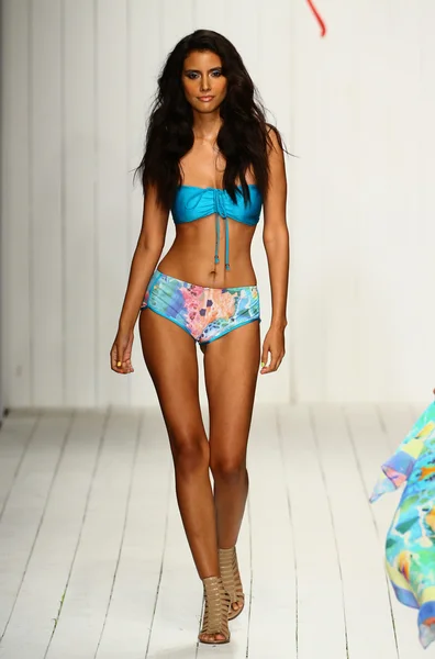 Pob and Lulu fashion show for Miami Swim Week — Stock Photo, Image