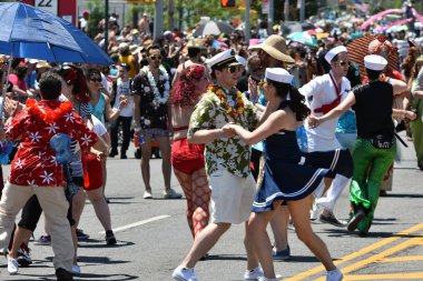 34 Yıllık Denizkızı Geçit Coney Adası'nda