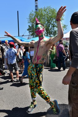 34 Yıllık Denizkızı Geçit Coney Adası'nda