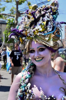 34 Yıllık Denizkızı Geçit Coney Adası'nda