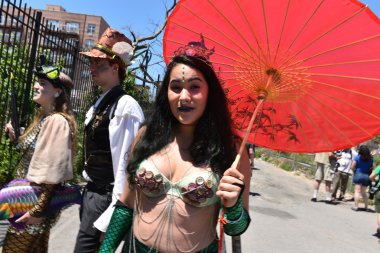 34 Yıllık Denizkızı Geçit Coney Adası'nda