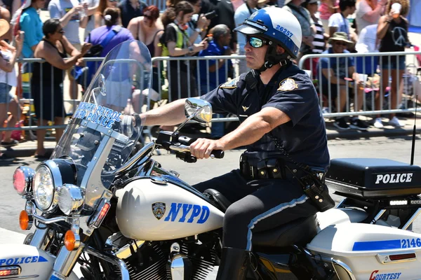 34e défilé annuel des sirènes à Coney Island — Photo