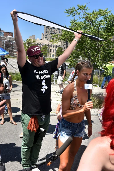 34e jaarlijkse zeemeermin parade op Coney Island — Stockfoto