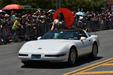 34 Yıllık Denizkızı Geçit Coney Adası'nda