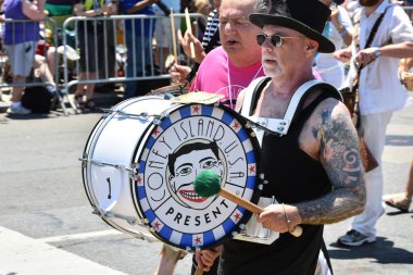 34 Yıllık Denizkızı Geçit Coney Adası'nda