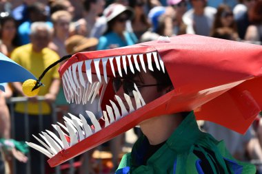 34 Yıllık Denizkızı Geçit Coney Adası'nda