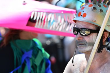 34 Yıllık Denizkızı Geçit Coney Adası'nda