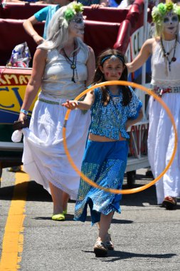 34 Yıllık Denizkızı Geçit Coney Adası'nda