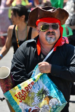 34 Yıllık Denizkızı Geçit Coney Adası'nda