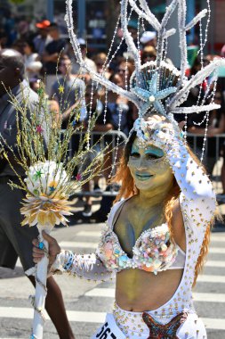 34 Yıllık Denizkızı Geçit Coney Adası'nda