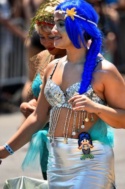 34 Yıllık Denizkızı Geçit Coney Adası'nda