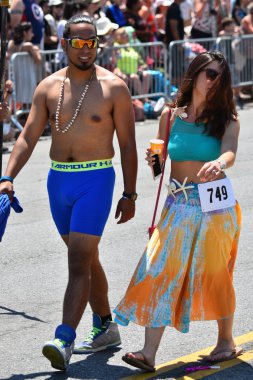 34 Yıllık Denizkızı Geçit Coney Adası'nda