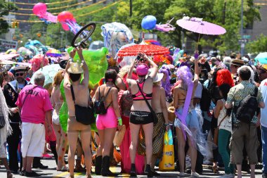 34 Yıllık Denizkızı Geçit Coney Adası'nda