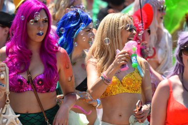 34 Yıllık Denizkızı Geçit Coney Adası'nda