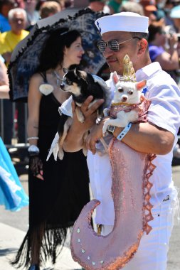 34 Yıllık Denizkızı Geçit Coney Adası'nda