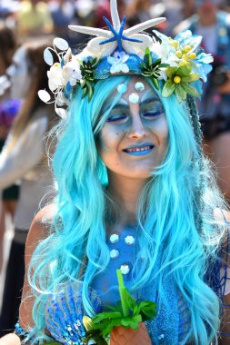 34 Yıllık Denizkızı Geçit Coney Adası'nda