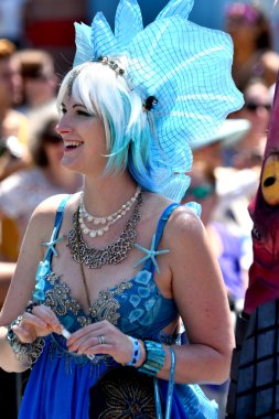 34 Yıllık Denizkızı Geçit Coney Adası'nda