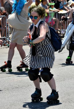 34 Yıllık Denizkızı Geçit Coney Adası'nda