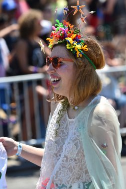 34 Yıllık Denizkızı Geçit Coney Adası'nda