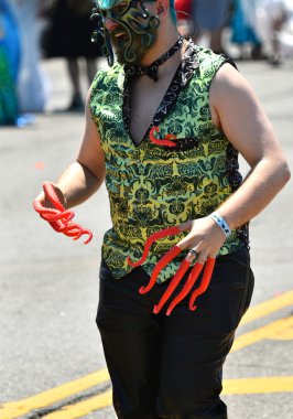 34 Yıllık Denizkızı Geçit Coney Adası'nda