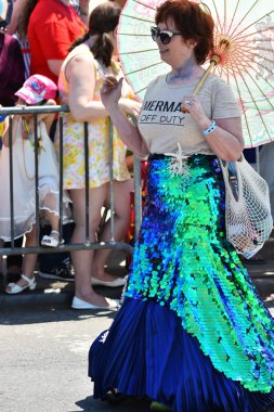 34 Yıllık Denizkızı Geçit Coney Adası'nda