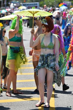 34 Yıllık Denizkızı Geçit Coney Adası'nda