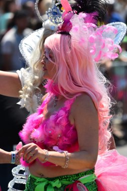 34 Yıllık Denizkızı Geçit Coney Adası'nda