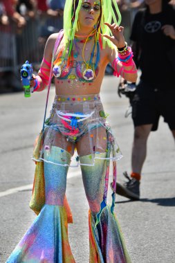 34 Yıllık Denizkızı Geçit Coney Adası'nda