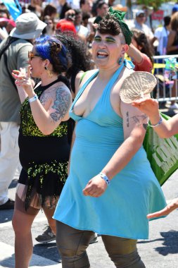 34 Yıllık Denizkızı Geçit Coney Adası'nda