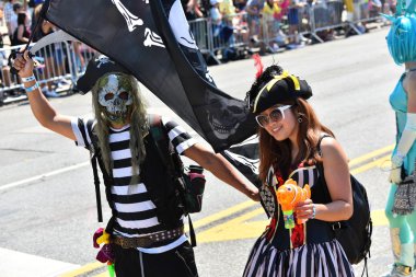 34 Yıllık Denizkızı Geçit Coney Adası'nda