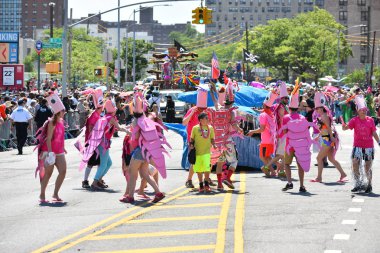 34 Yıllık Denizkızı Geçit Coney Adası'nda