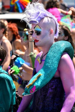 34 Yıllık Denizkızı Geçit Coney Adası'nda