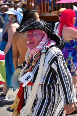 34 Yıllık Denizkızı Geçit Coney Adası'nda