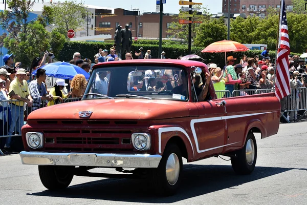 34th Annual Mermaid Parade at Coney Island — Stock Photo, Image